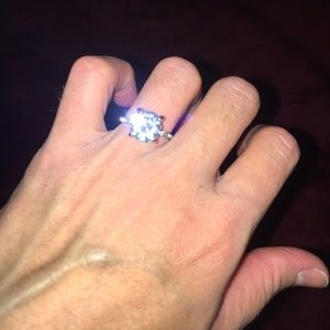 Beautiful cubic zirconia ring